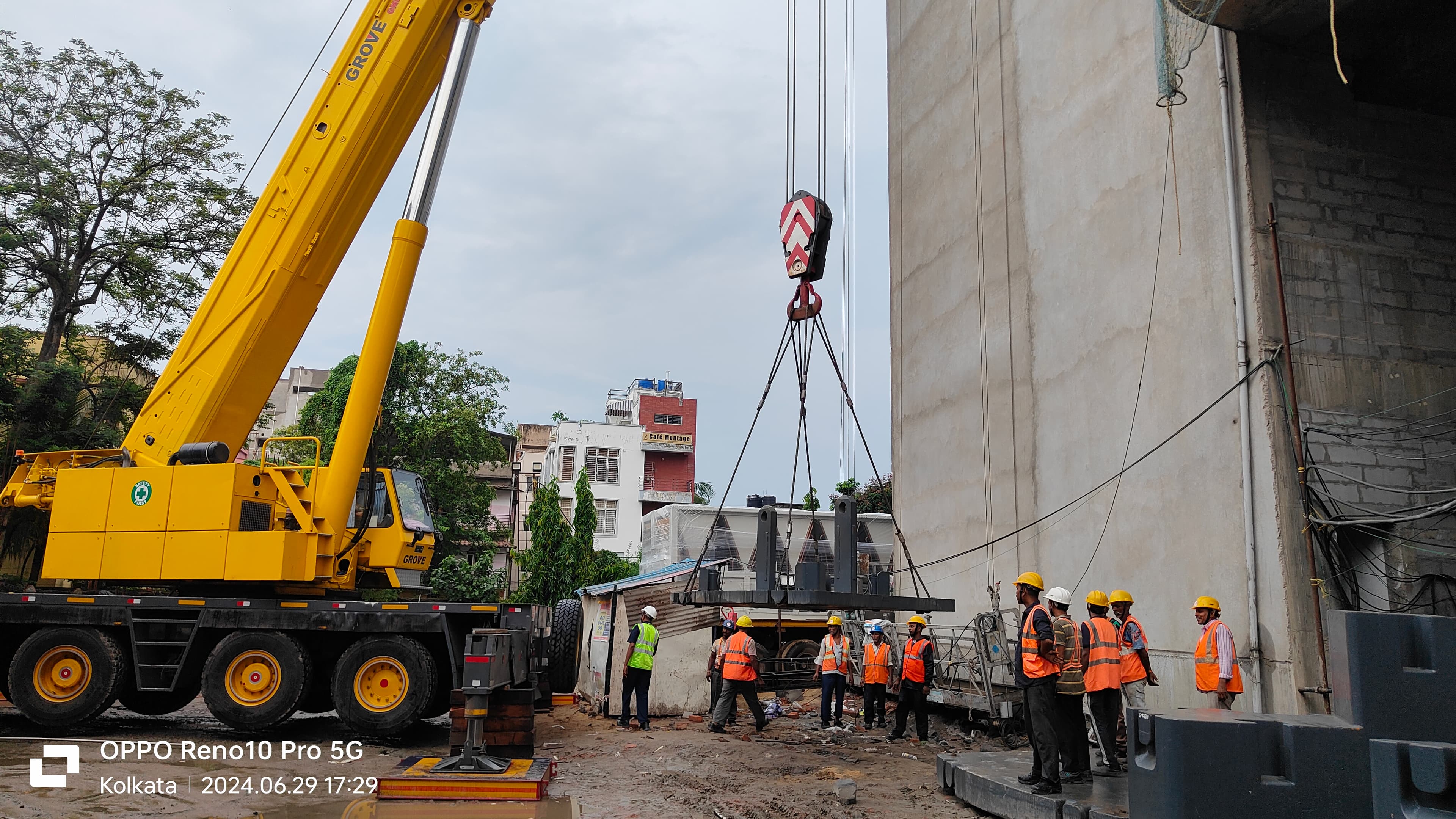 Heavy Chiller Loading on Trailer