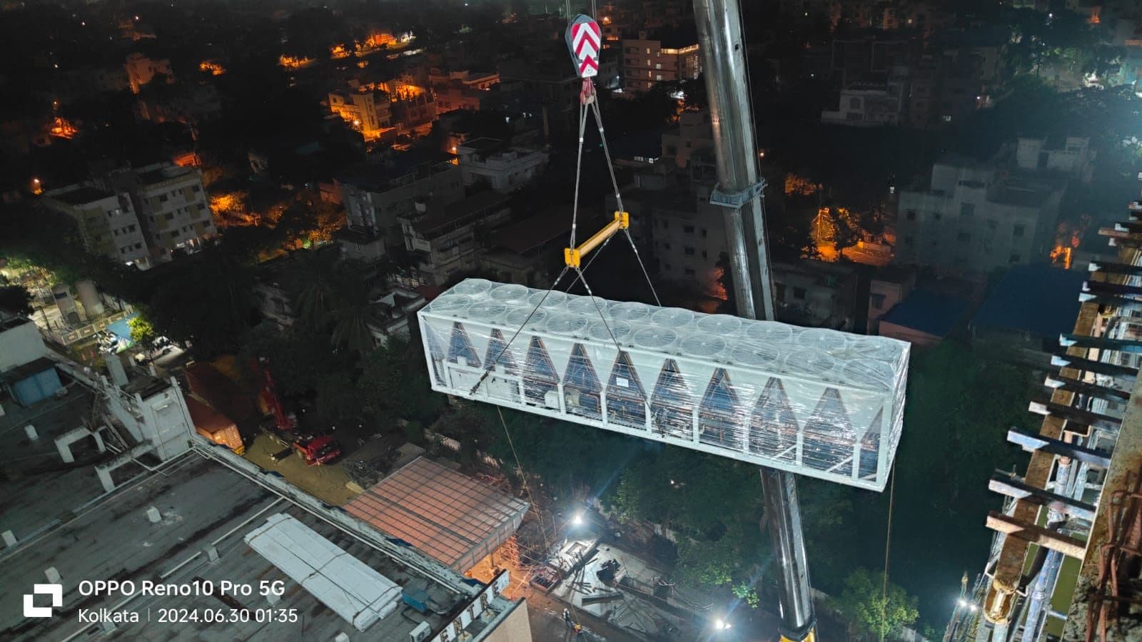 Chiller Lifting to 45m Height — Peerless Hospital — Photo 2